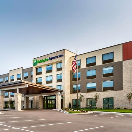 Holiday Inn Express & Suites - Milwaukee West Allis By Ihg Екстериор снимка