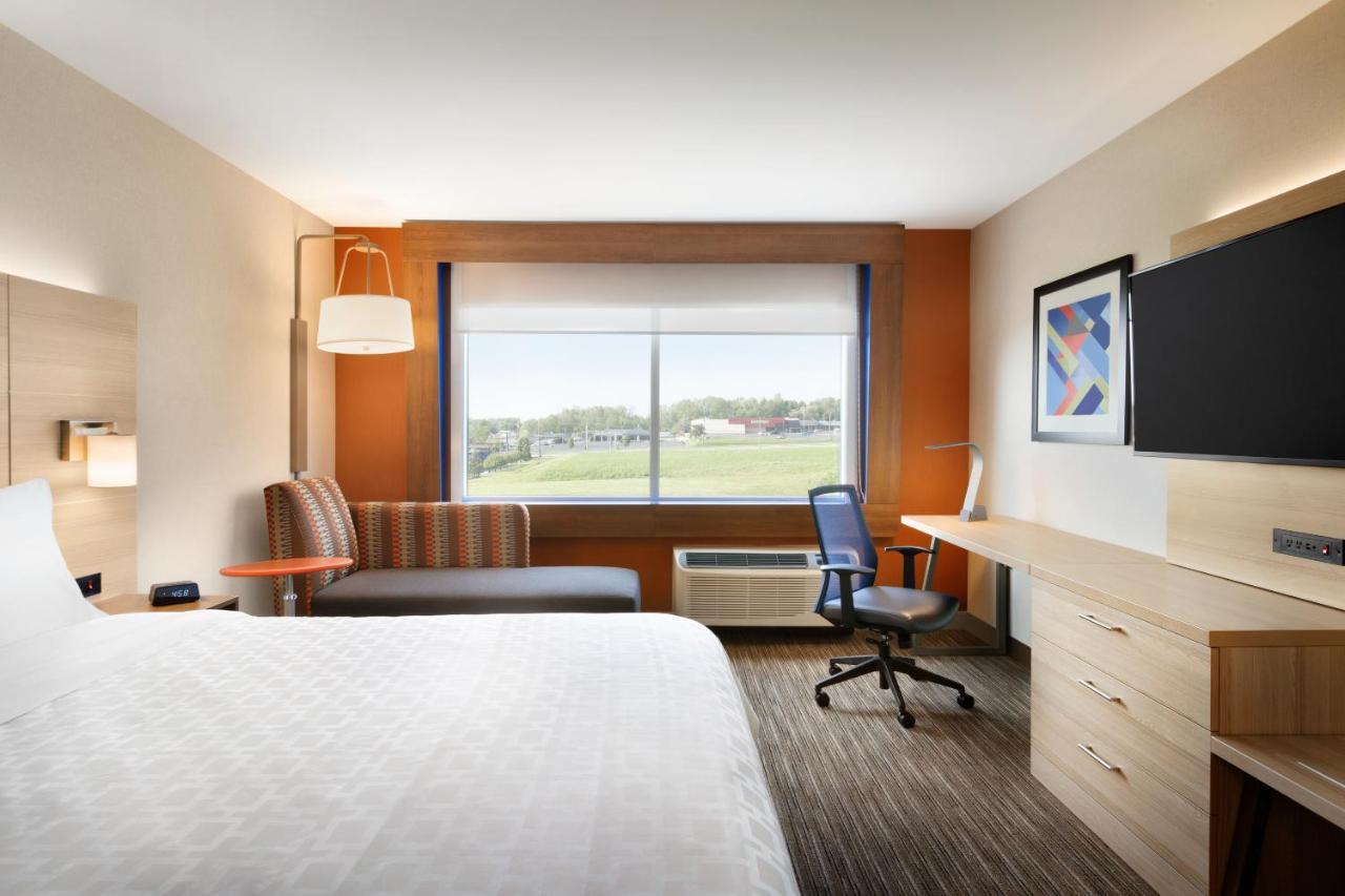 Holiday Inn Express & Suites - Milwaukee West Allis By Ihg Екстериор снимка