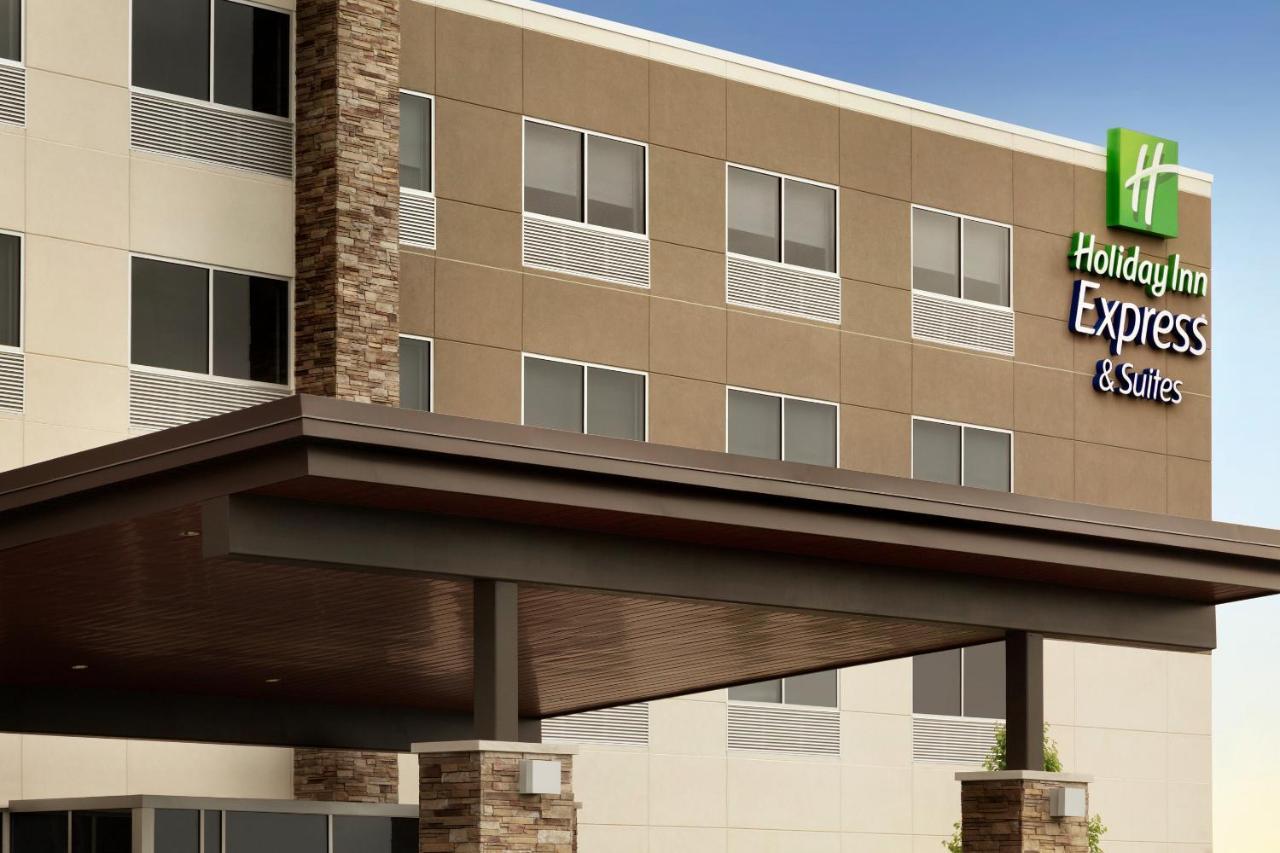 Holiday Inn Express & Suites - Milwaukee West Allis By Ihg Екстериор снимка