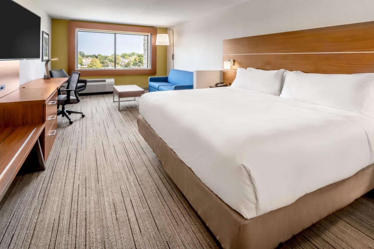 Holiday Inn Express & Suites - Milwaukee West Allis By Ihg Екстериор снимка