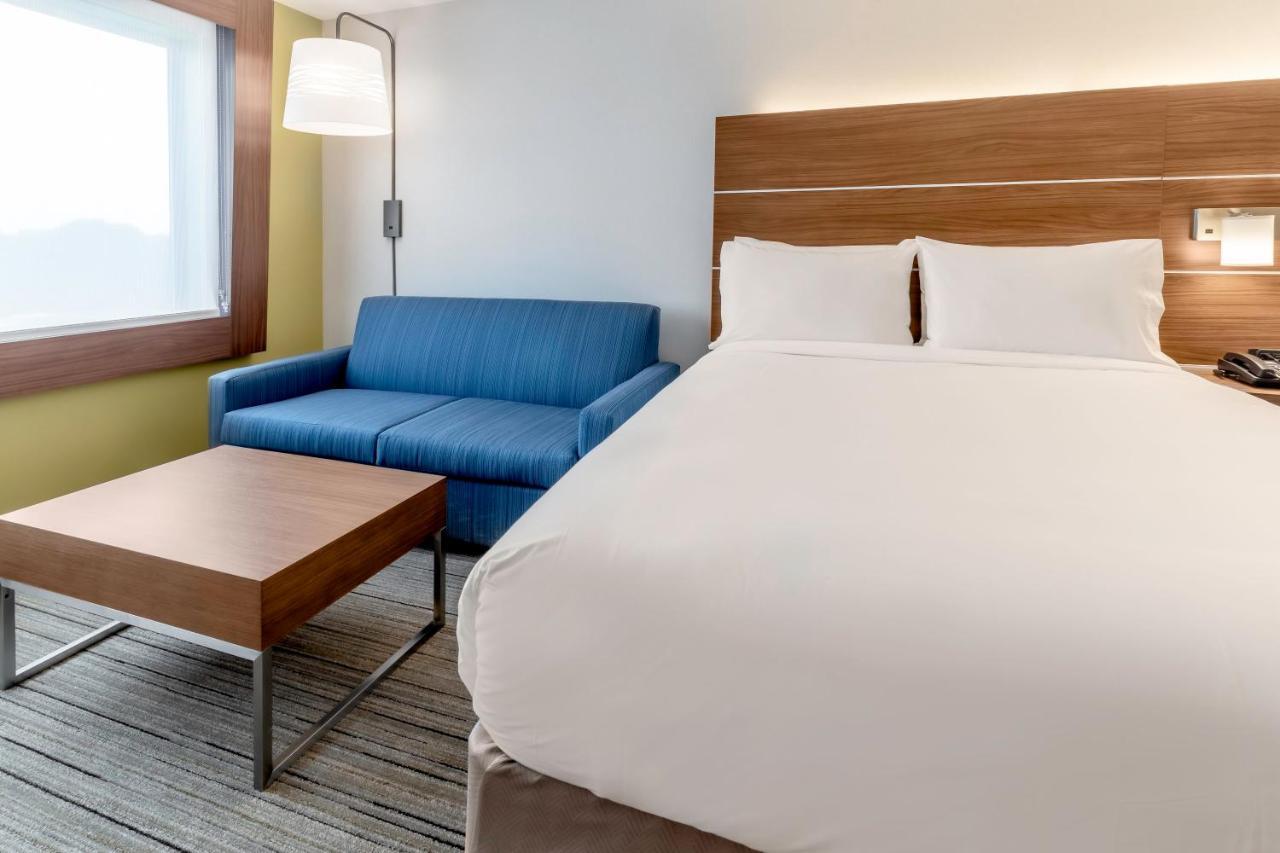 Holiday Inn Express & Suites - Milwaukee West Allis By Ihg Екстериор снимка