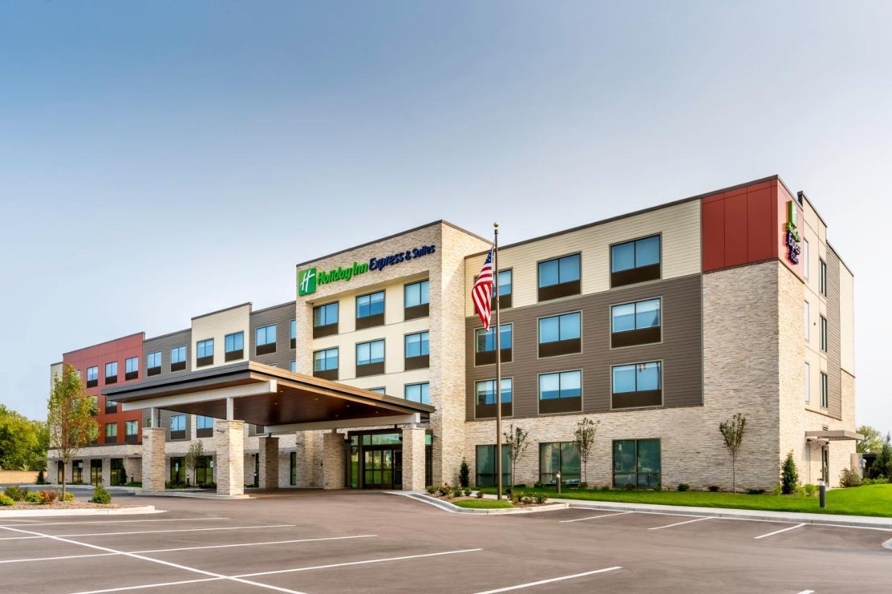 Holiday Inn Express & Suites - Milwaukee West Allis By Ihg Екстериор снимка