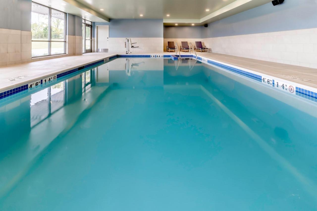 Holiday Inn Express & Suites - Milwaukee West Allis By Ihg Екстериор снимка
