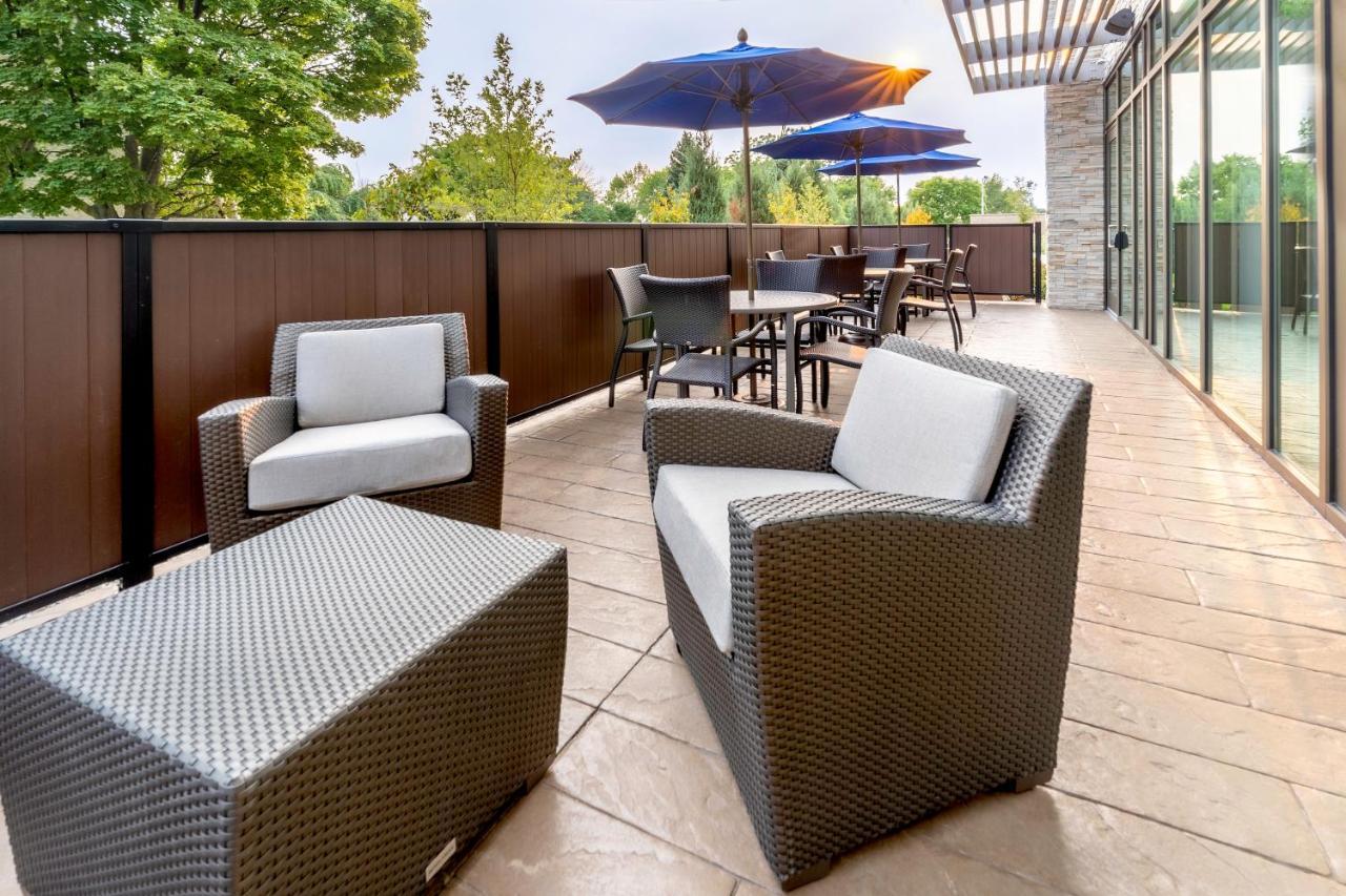 Holiday Inn Express & Suites - Milwaukee West Allis By Ihg Екстериор снимка